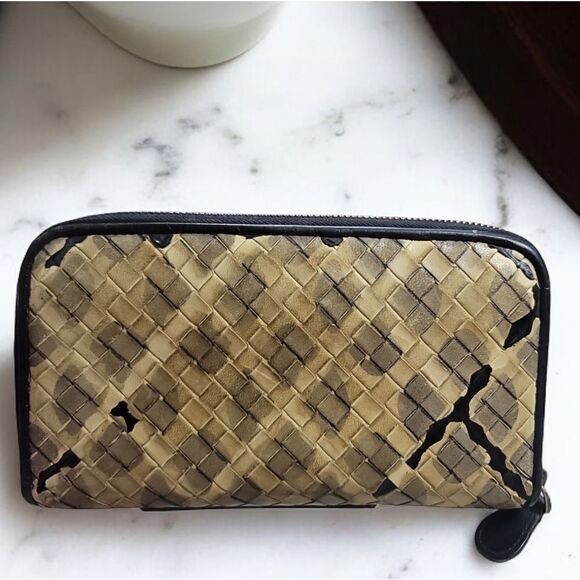 BOTTEGA VENETA Intrecciato Multicolor Leather Zip Wallet in Great ConditionW/box - Picture 2 of 15